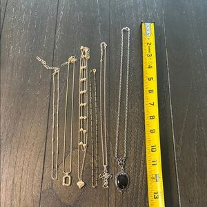 Random assortment of 6 necklaces